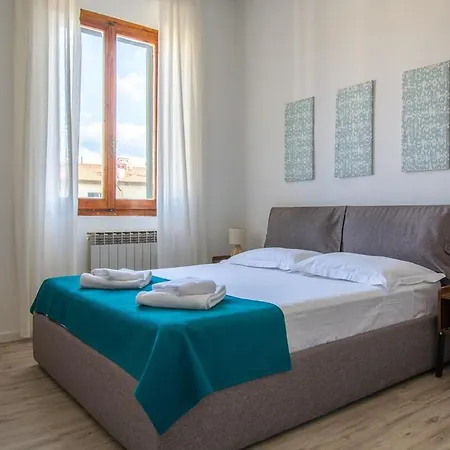 Cozy And Bright Flat - Floor With Elevator פירנצה