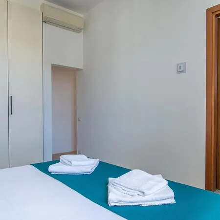 Lägenhet Cozy And Bright Flat - Floor With Elevator *