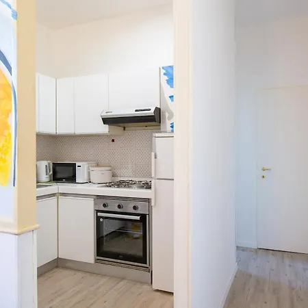 Cozy And Bright Flat - Floor With Elevator Lägenhet *