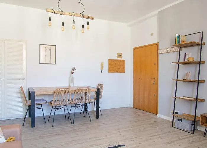 شقة Cozy And Bright Flat - Floor With Elevator